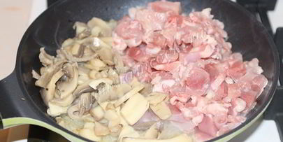 лазанья с курицей и грибами