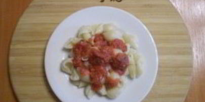 макароны под соусом