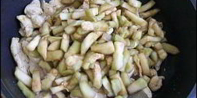 макароны с курицей и баклажанами