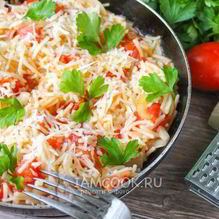 Рецепт Макароны с помидорами и сыром