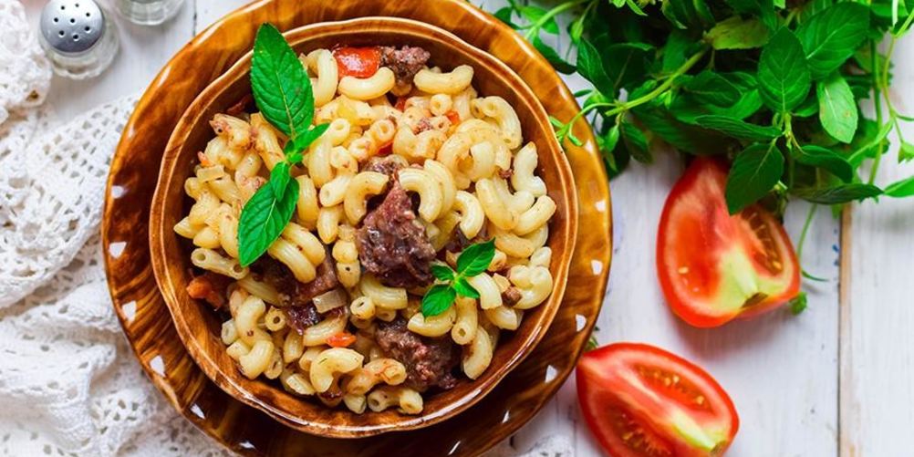 Рецепт макароны с тушенкой на сковороде