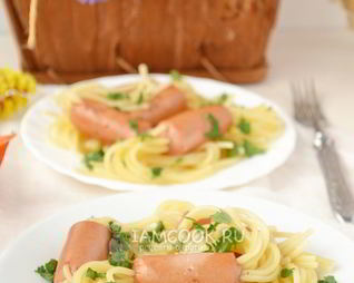 Макароны в сосисках