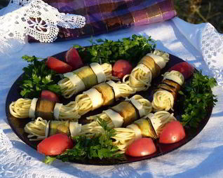 Моточки-гриль из спагетти