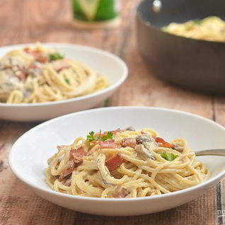 Паста Карбонара с ветчиной и сливками