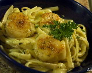 Паста с гребешками в сливочном соусе