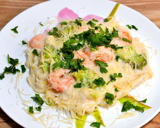 Паста с креветками и соусом Альфредо