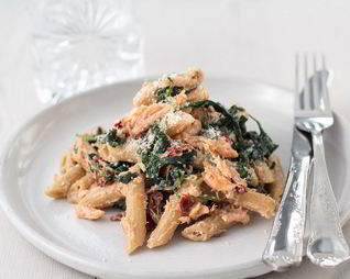 Паста с лососем и шпинатом