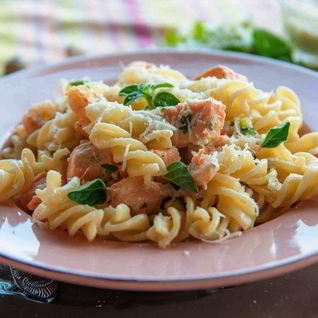 Паста с лососем в сливочном соусе