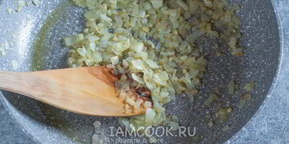 паста с морепродуктами в томатном соусе