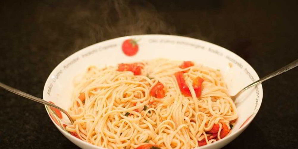 Рецепт паста с помидорами и чесноком