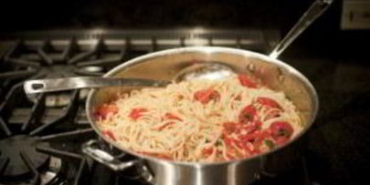 паста с помидорами и чесноком