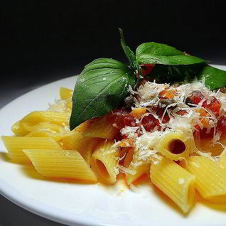 Паста с соусом из каперсов