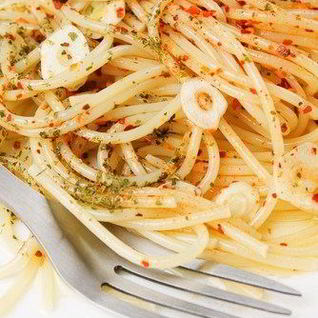 Паста с тремя видами чеснока