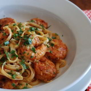 Паста с жареными креветками и лимонно-чесночным маслом