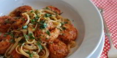 паста с жареными креветками и лимонно-чесночным маслом