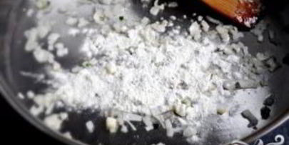 паста со сливочно-луковым соусом