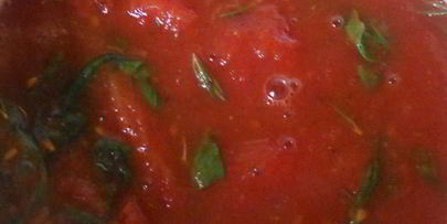 паста, запеченная с помидорами, фетой и базиликом