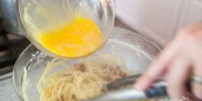 спагетти карбонара с беконом