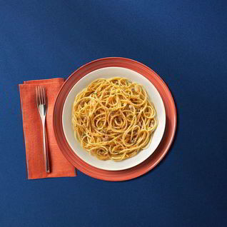 Спагетти с анчоусами и хлебными крошками