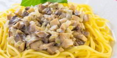 спагетти с грибным соусом