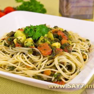 Спагетти с кабачками и шпинатом