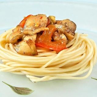 Спагетти с соусом из баклажанов