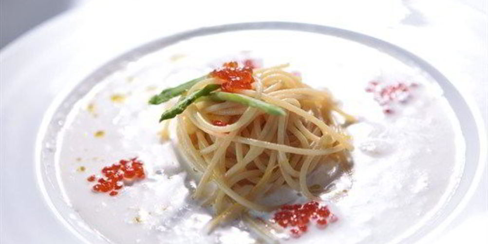 Рецепт спагетти с цедрой апельсина со сливочным соусом и красной икрой