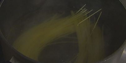 спагетти с тунцом