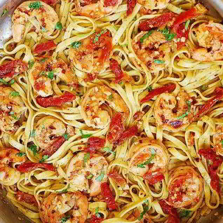 Спагетти с вялеными томатами