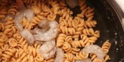 запеченная паста с сыром фета и креветками