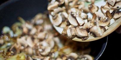 бефстроганов с грибами и сливками