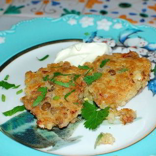 Биточки из риса, перловки и чечевицы