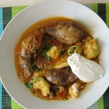 Рецепт Бычьи яйца тушеные с клецками по-венгерски