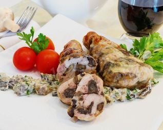 Фаршированные ножки с грибами