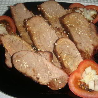 Говядина с медом и кунжутом