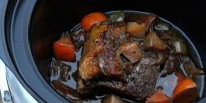 говядина, тушенная с хурмой