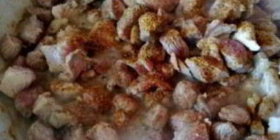 индейка, тушенная с грибами