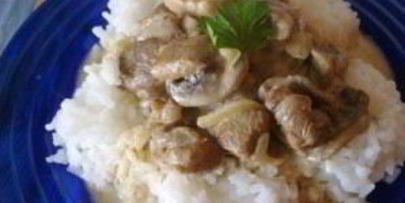 индейка, тушенная с грибами