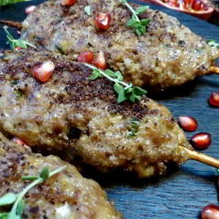 Кебабы с фисташками и булгуром