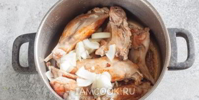 кролик, тушенный в пиве