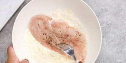 куриное филе, тушенное в сливках