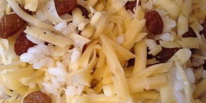 куриные бедрышки, фаршированные рисом, сыром и изюмом