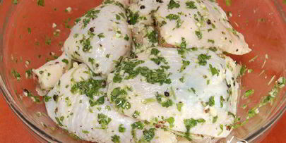 куриные окорочка в маринаде из кинзы