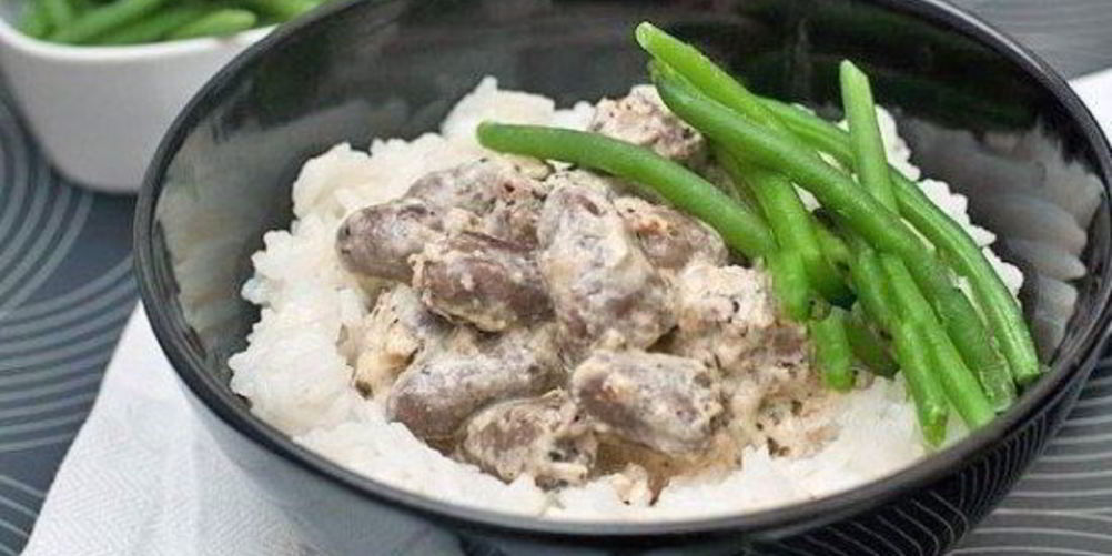 Рецепт куриные сердечки, тушеные в сметане