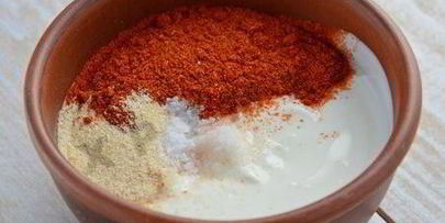 курица, фаршированная свининой грибами и фасолью