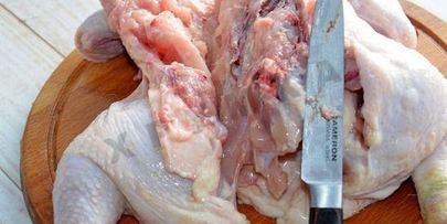 курица, фаршированная свининой грибами и фасолью