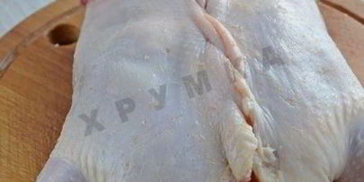 курица, фаршированная свининой грибами и фасолью