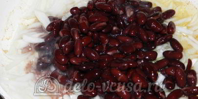 курица с фасолью