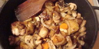 курица с грибами в ананасовом соусе