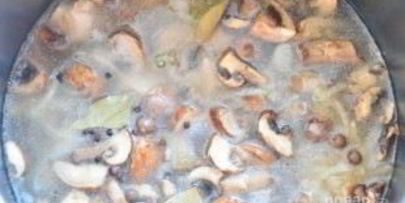 курица с шампиньонами в сливках